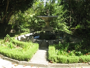 Красивый фонтан в Гурзуфском парке