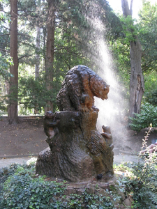 Фонтан «Медведица с медвежатами» в Гурзуфском парке