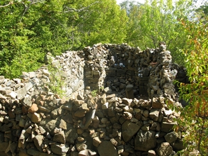 Остатки древней церкви на горе Аю-даг