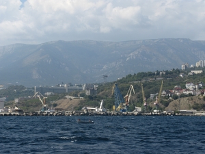 Грузовой морской порт города Ялта