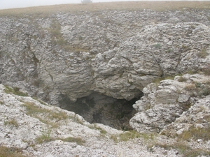 Пещеры на высокой горе в Гурзуфе